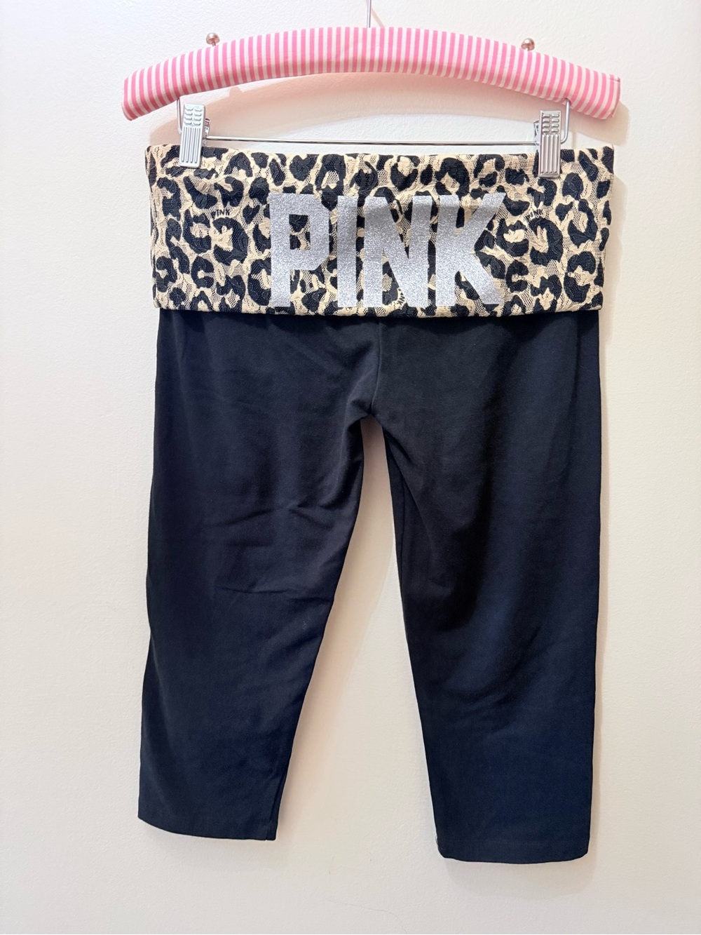 Y2K Victoria’s Secret Pink Cheetah Sparkly Lace Fold Over Crop Capri Yoga Pant M